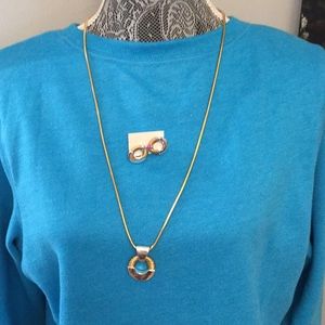 NECKLACE & EARRINGS SET 🌟